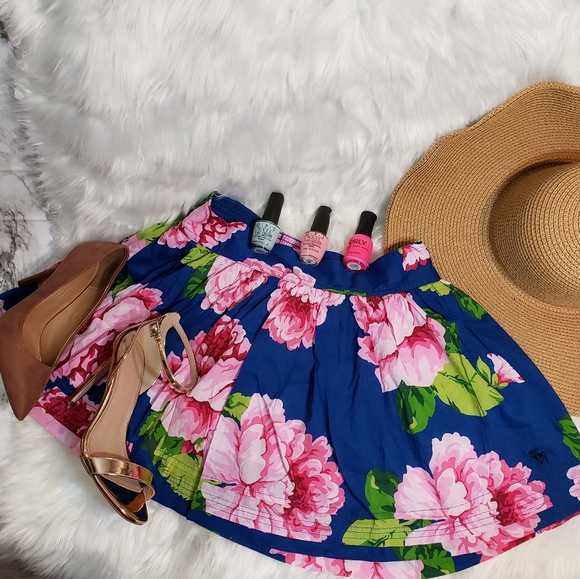 Spring Flare Floral Mini Skirt - Picture 5 of 6